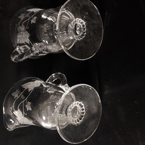 Vintage Glass Etched Leaf Vine Pattern Creamer Sugar Two Piece Set - Picture 5 of 9